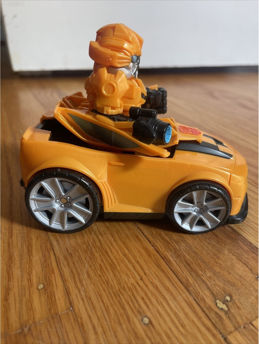 Transformers Bumblebee Bumper Battlers Action Figure Transforms 2008 Hasbro Tomy - Picture 3 of 9